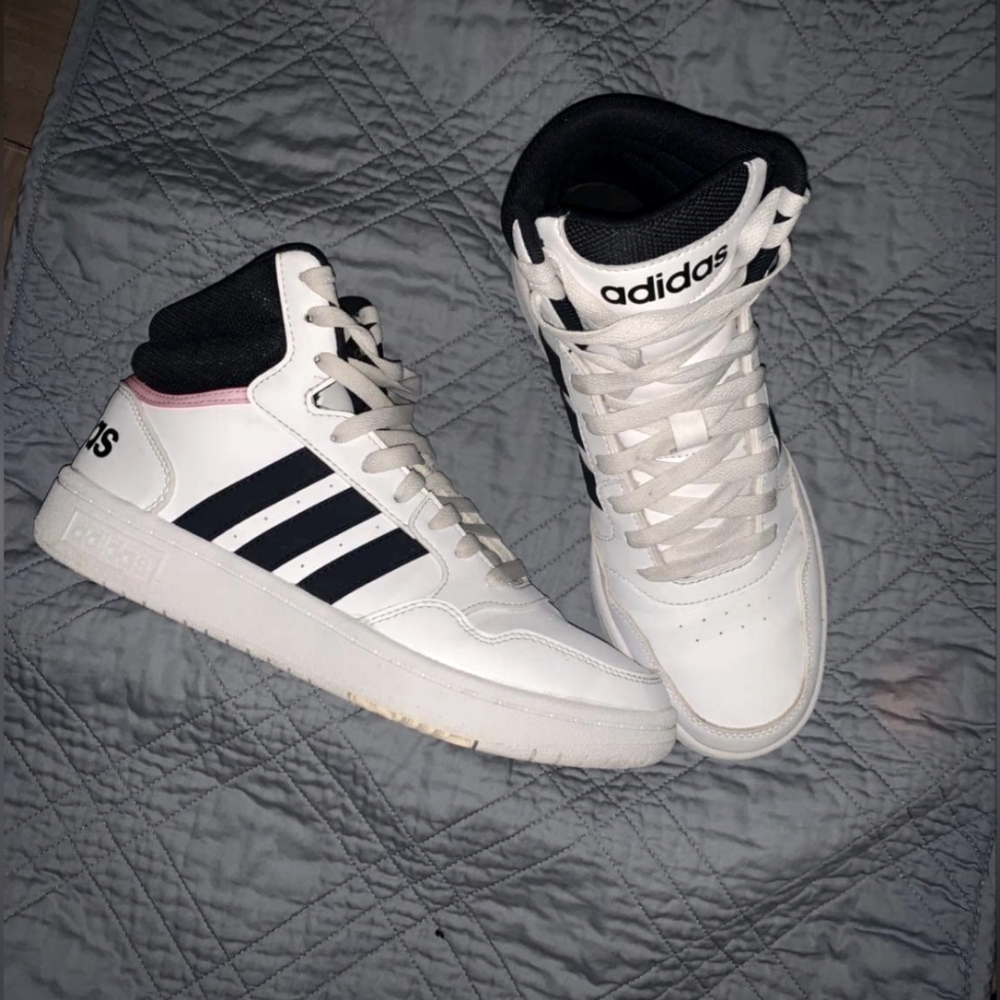 Adidas size 8 woman's